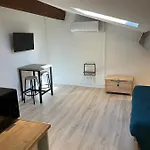 Un Petit Paradis, Centre De Nîmes