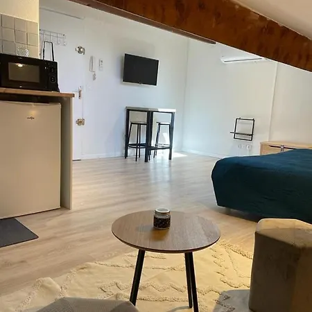 Апартаменты Un Petit Paradis, Centre De *